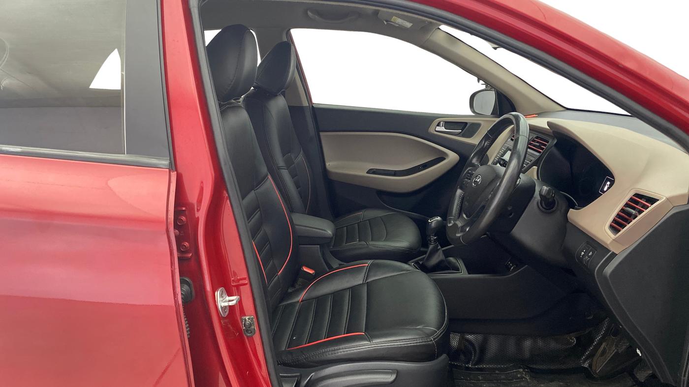 2016 Hyundai Elite i20 ASTA 1.2, Petrol, Manual, 1,02,612 km, Right Side Front Door Cabin