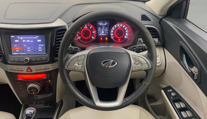 2020 Mahindra XUV300 W8 (O) 1.5 DIESEL, Diesel, Manual, 1,10,988 km, Steering Wheel Close Up