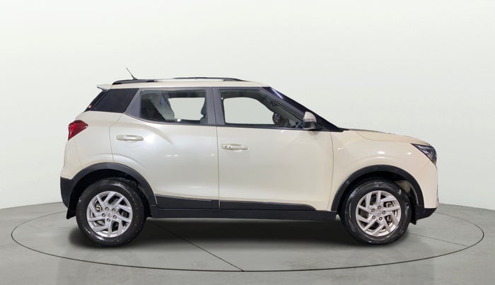 2023 Mahindra XUV300 W8 1.2 PETROL, Petrol, Manual, 22,230 km, Right Side View
