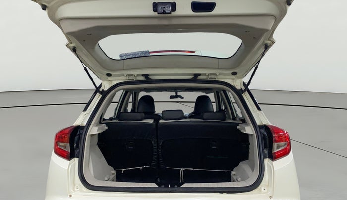 2021 Mahindra XUV300 W6 1.5 DIESEL AMT, Diesel, Automatic, 94,572 km, Boot Open Zoomed View