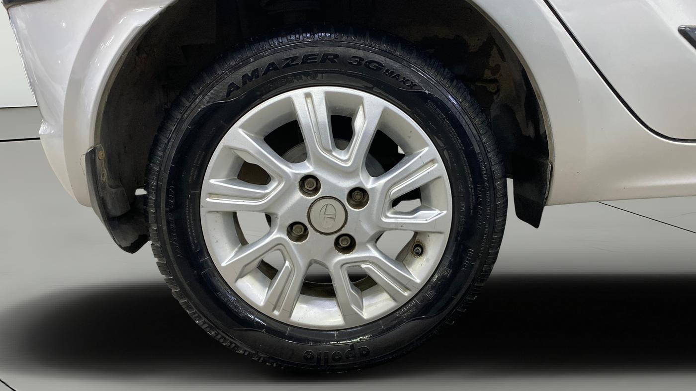 2018 Tata Tiago XZA PETROL, Petrol, Automatic, 27,449 km, Right Rear Wheel