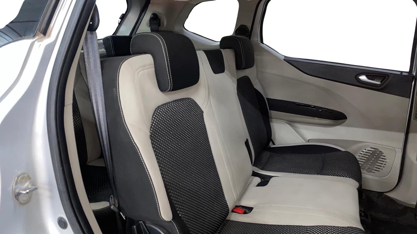 2019 Renault TRIBER RXZ, Petrol, Manual, 42,808 km, Right Side Rear Door Cabin