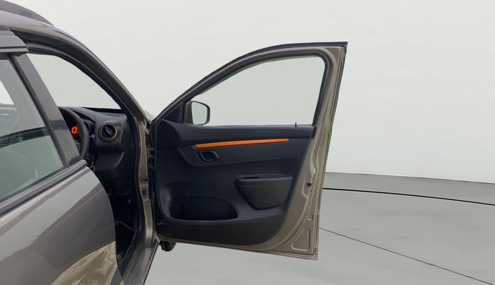 2017 Renault Kwid CLIMBER 1.0, Petrol, Manual, 79,870 km, RHS Front Door