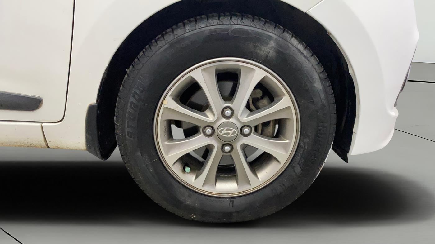 2016 Hyundai Grand i10 ASTA (O) 1.2 KAPPA VTVT, Petrol, Manual, 91,986 km, Right Front Wheel