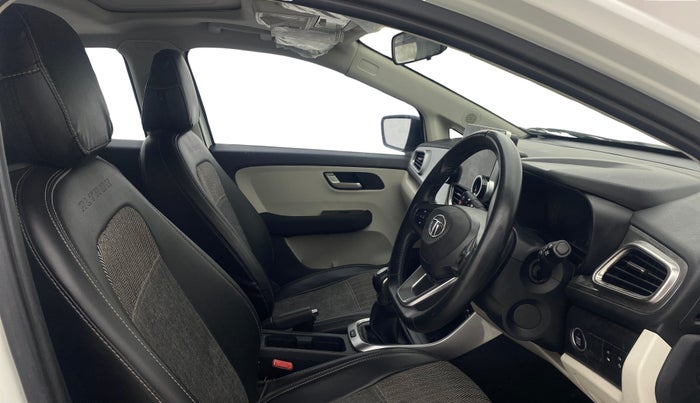 2023 Tata ALTROZ XZ + SUNROOF, Petrol, Manual, 44,407 km, Right Side Front Door Cabin