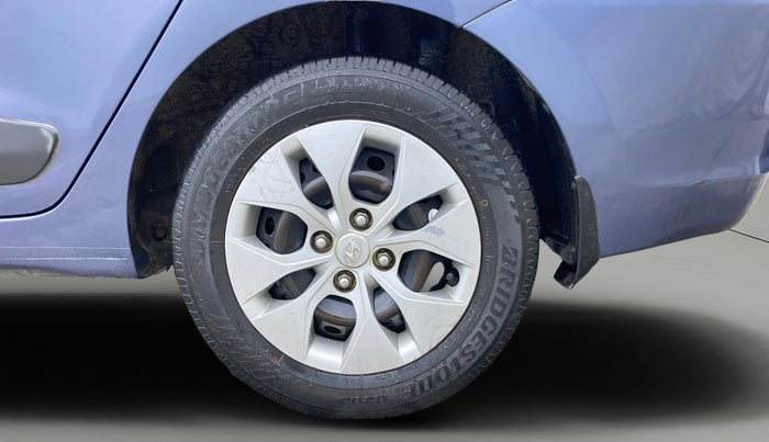 2015 Hyundai Xcent S 1.2, Petrol, Manual, 1,00,412 km, Left Rear Wheel