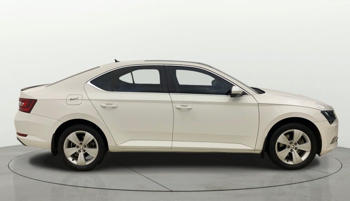 2016 Skoda Superb STYLE 1.8 TSI MT, Petrol, Manual, 48,474 km, Right Side View
