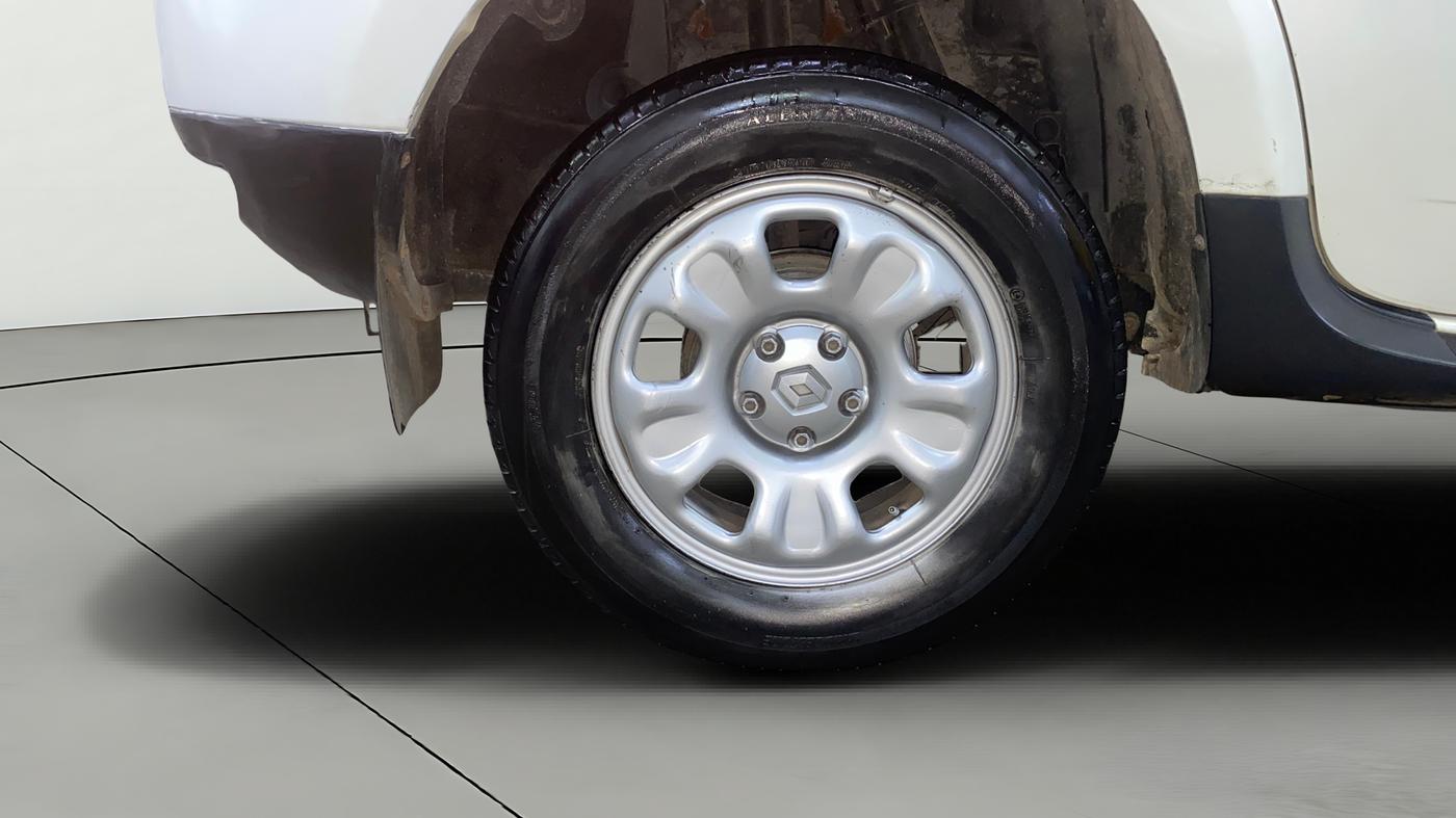 2014 Renault Duster 85 PS RXL DIESEL, Diesel, Manual, 1,19,629 km, Right Rear Wheel