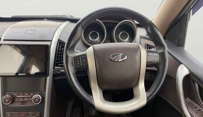2014 Mahindra XUV500 W8, Diesel, Manual, 77,260 km, Steering Wheel Close Up