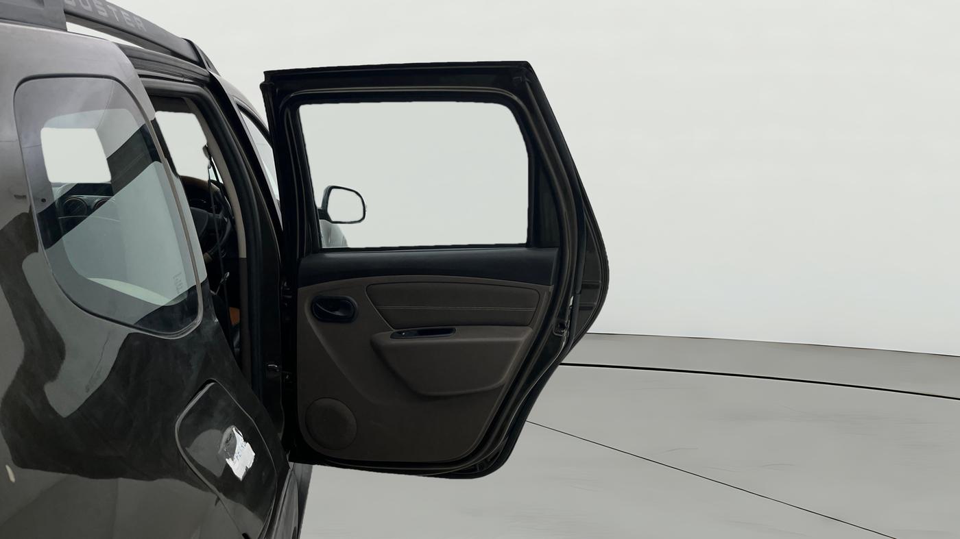 2017 Renault Duster RXL PETROL, Petrol, Manual, 67,583 km, RHS Rear Door
