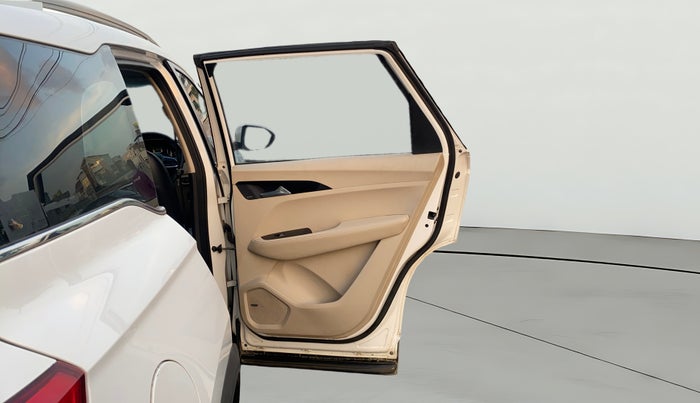 2021 MG HECTOR SHARP HYBRID 1.5 PETROL, Petrol, Manual, 43,589 km, RHS Rear Door