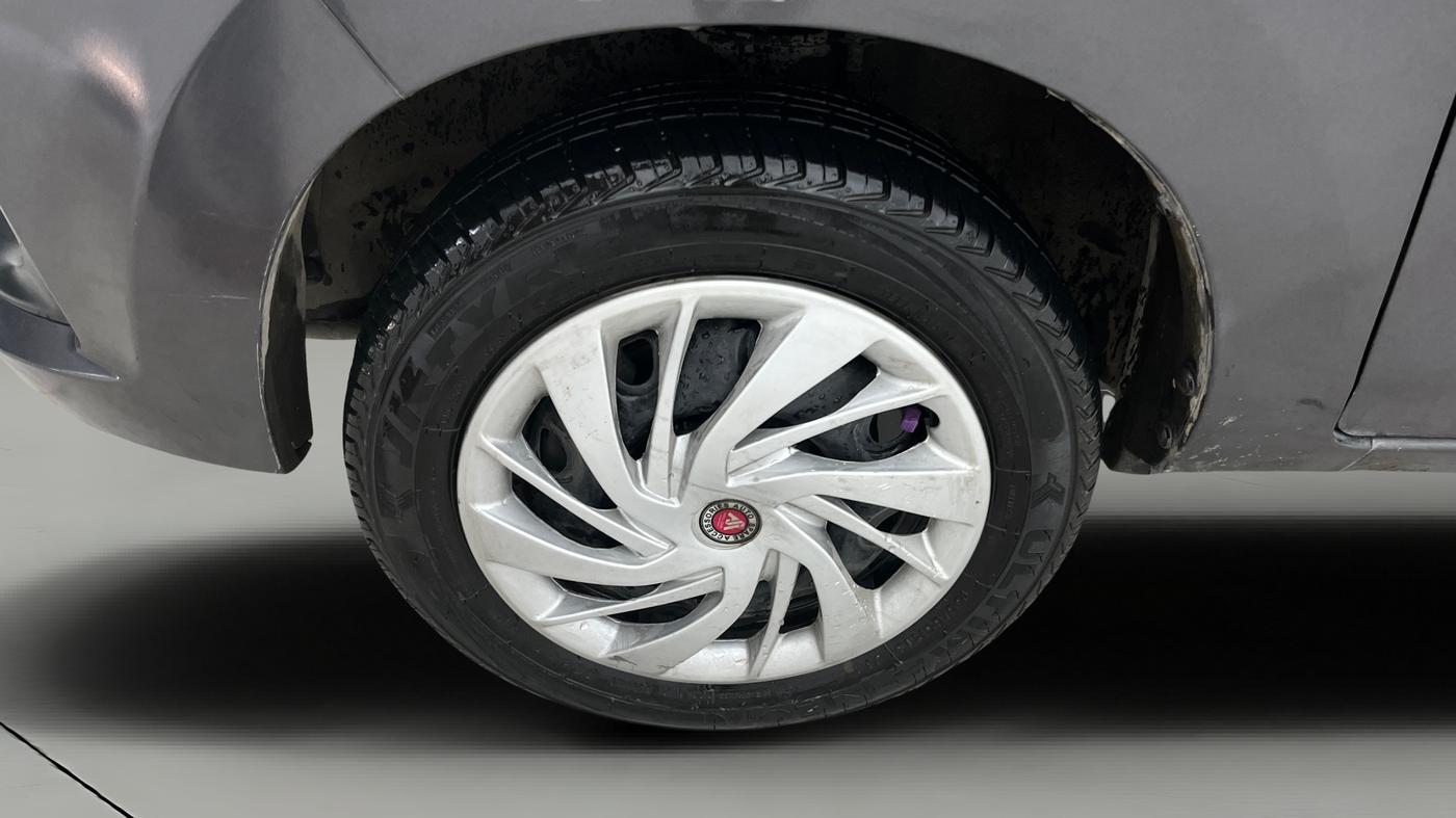 2019 Maruti Alto K10 VXI (O) AMT, Petrol, Automatic, 33,296 km, Left Front Wheel