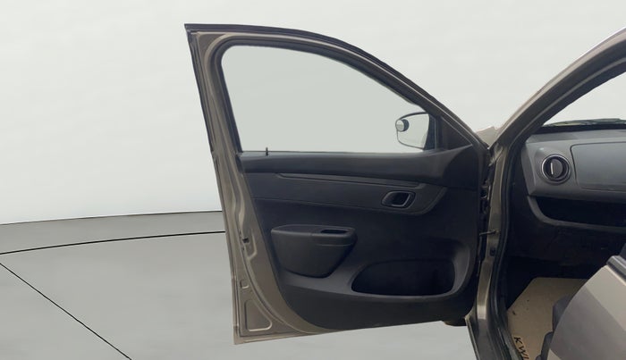 2017 Renault Kwid RXT 1.0 AMT, Petrol, Automatic, 58,057 km, LHS Front Door