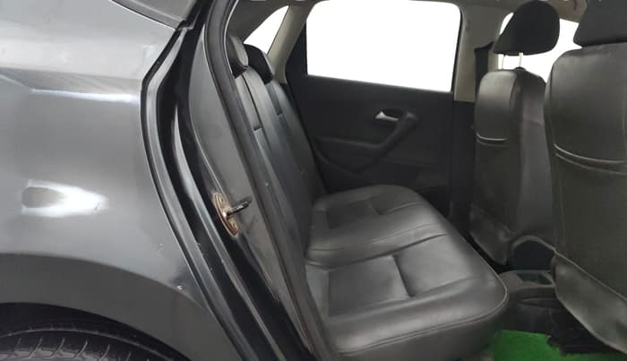 2015 Volkswagen Polo COMFORTLINE 1.5L, Diesel, Manual, 1,30,121 km, Right Side Rear Door Cabin