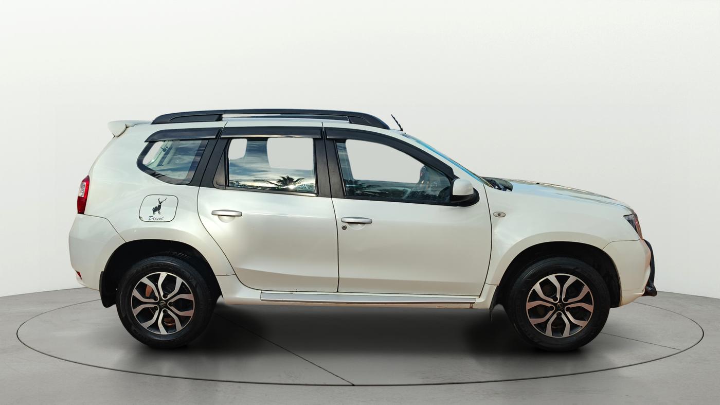 2015 Nissan Terrano XL (D), Diesel, Manual, 90,453 km, Right Side View