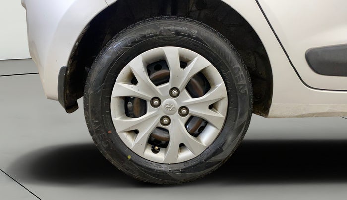 2016 Hyundai Grand i10 SPORTZ 1.2 KAPPA VTVT, Petrol, Manual, 85,455 km, Right Rear Wheel