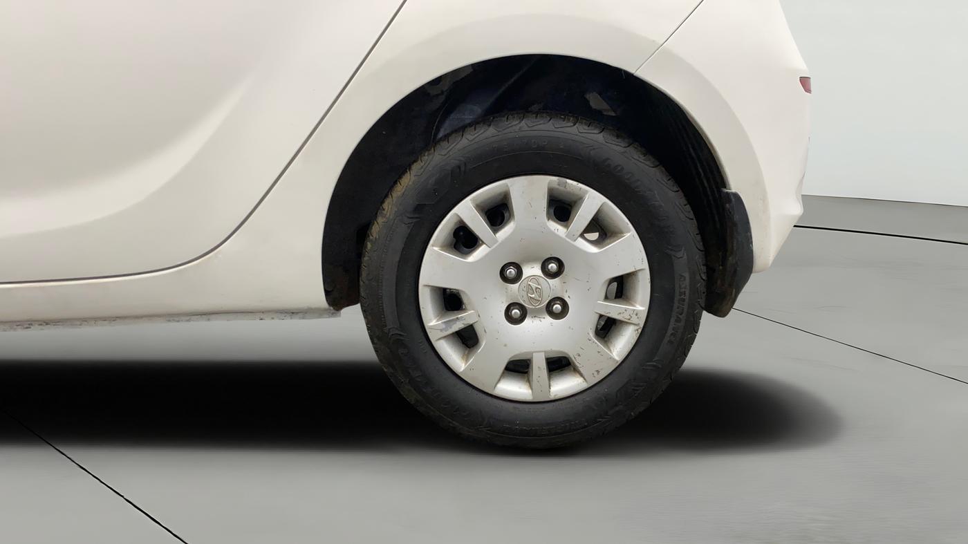 2014 Hyundai i20 MAGNA (O) 1.2, Petrol, Manual, 1,47,899 km, Left Rear Wheel