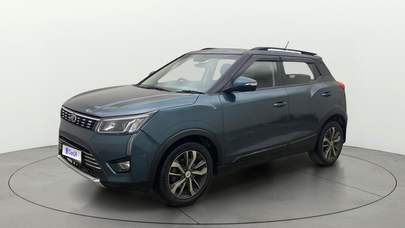 2020 Mahindra XUV300 W8 1.2 PETROL, Petrol, Manual, 80,760 km, Left Front Diagonal