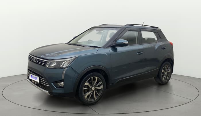 2020 Mahindra XUV300 W8 1.2 PETROL, Petrol, Manual, 80,760 km, Left Front Diagonal