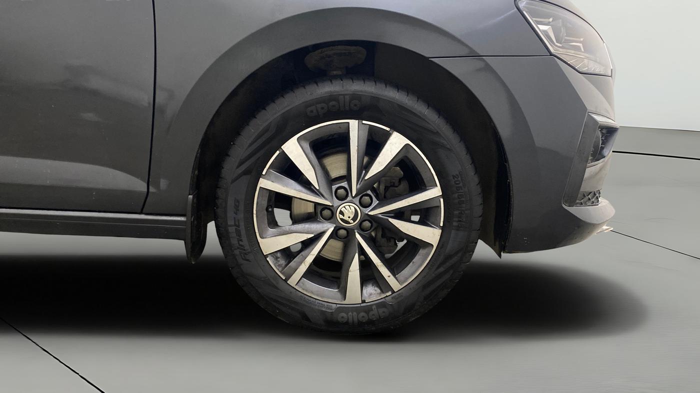 2022 Skoda SLAVIA STYLE 1.0L TSI MT, Petrol, Manual, 63,339 km, Right Front Wheel