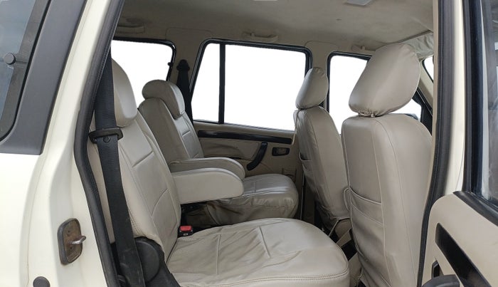 2023 Mahindra SCORPIO CLASSIC S11 7STR, Diesel, Manual, 69,129 km, Right Side Rear Door Cabin
