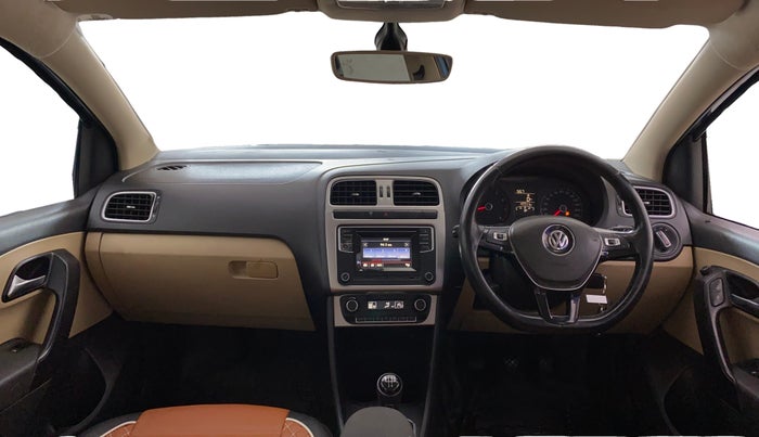 2017 Volkswagen Ameo HIGHLINE1.2L, Petrol, Manual, 47,711 km, Dashboard