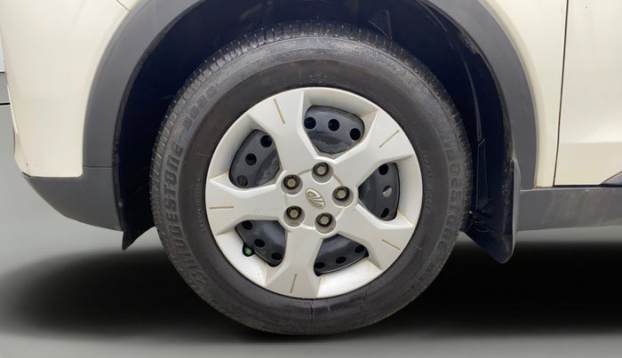 2020 Mahindra XUV300 W6 1.2 PETROL, Petrol, Manual, 53,618 km, Left Front Wheel