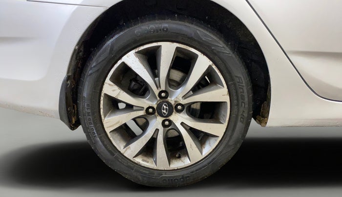 2014 Hyundai Verna FLUIDIC 1.6 VTVT SX OPT, Petrol, Manual, 79,022 km, Right Rear Wheel