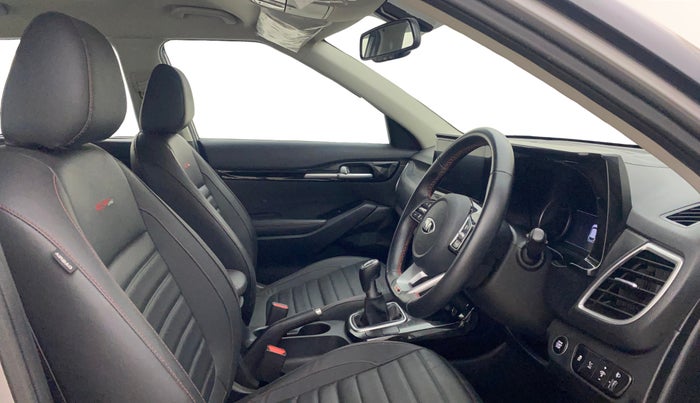 2019 KIA SELTOS GTX 1.4 PETROL, Petrol, Manual, 28,230 km, Right Side Front Door Cabin