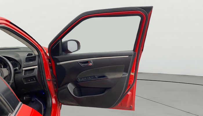 2016 Maruti Swift VXI O, Petrol, Manual, 95,288 km, RHS Front Door