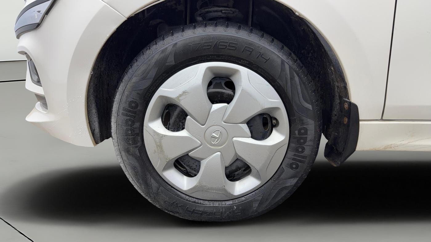 2020 Tata Tiago XT PETROL, Petrol, Manual, 24,646 km, Left Front Wheel