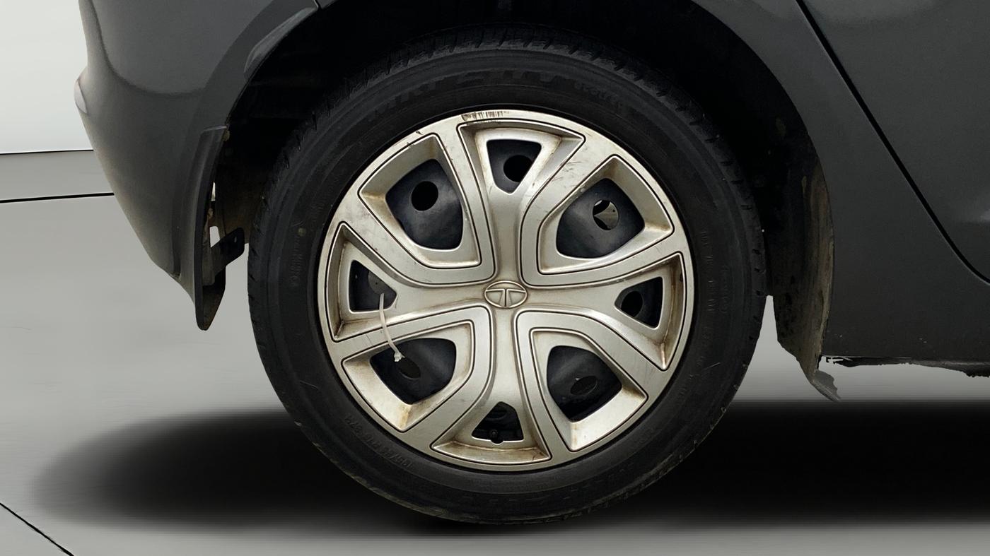 2022 Tata ALTROZ XM PLUS PETROL, Petrol, Manual, 58,379 km, Right Rear Wheel