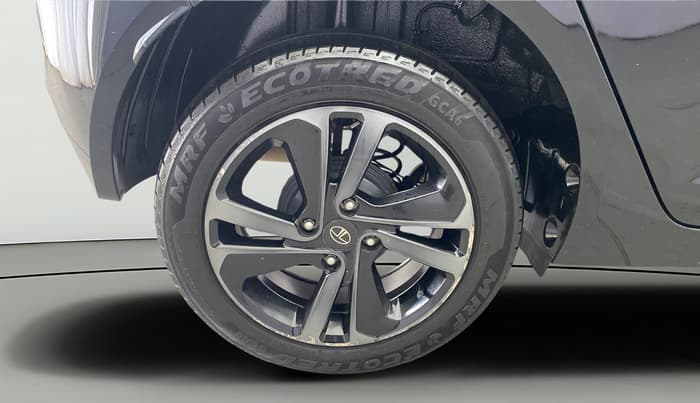 2023 Tata ALTROZ XZA PLUS DARK EDTION, Petrol, Automatic, 25,887 km, Right Rear Wheel