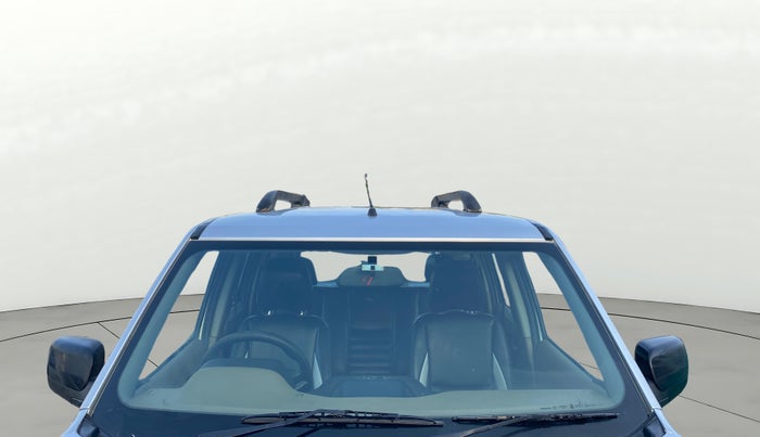 2016 Mahindra TUV300 T4, Diesel, Manual, 91,399 km, Front Windshield