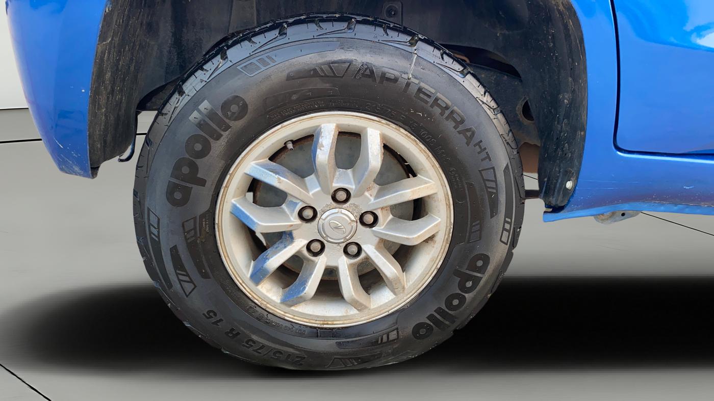2016 Mahindra TUV300 T8, Diesel, Manual, 91,171 km, Right Rear Wheel