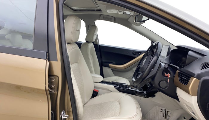 2022 Tata NEXON XZA PLUS (PREMIUM) DIESEL JET, Diesel, Automatic, 71,970 km, Right Side Front Door Cabin