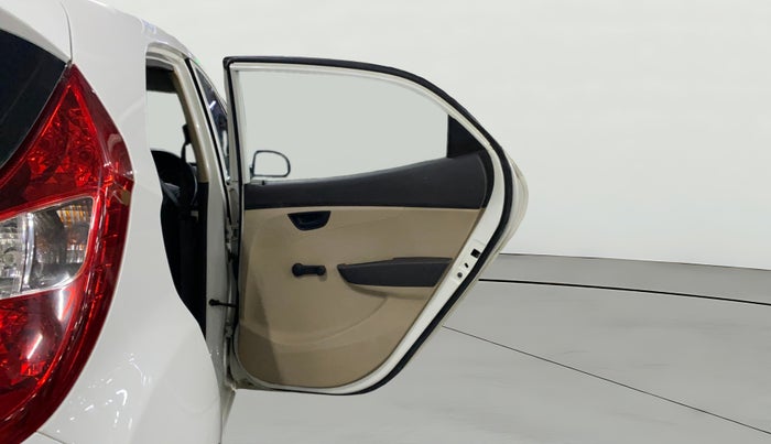 2016 Hyundai Eon MAGNA +, Petrol, Manual, 89,786 km, RHS Rear Door