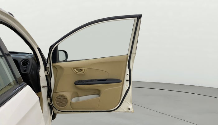 2014 Honda Brio S MT, Petrol, Manual, 1,00,976 km, RHS Front Door