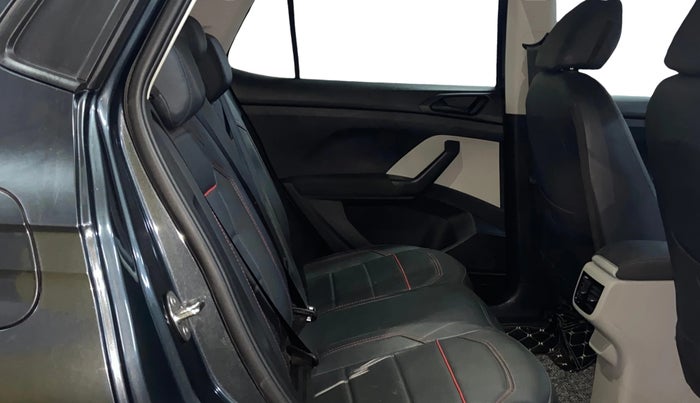 2023 Volkswagen TAIGUN COMFORTLINE 1.0 TSI MT, Petrol, Manual, 12,833 km, Right Side Rear Door Cabin