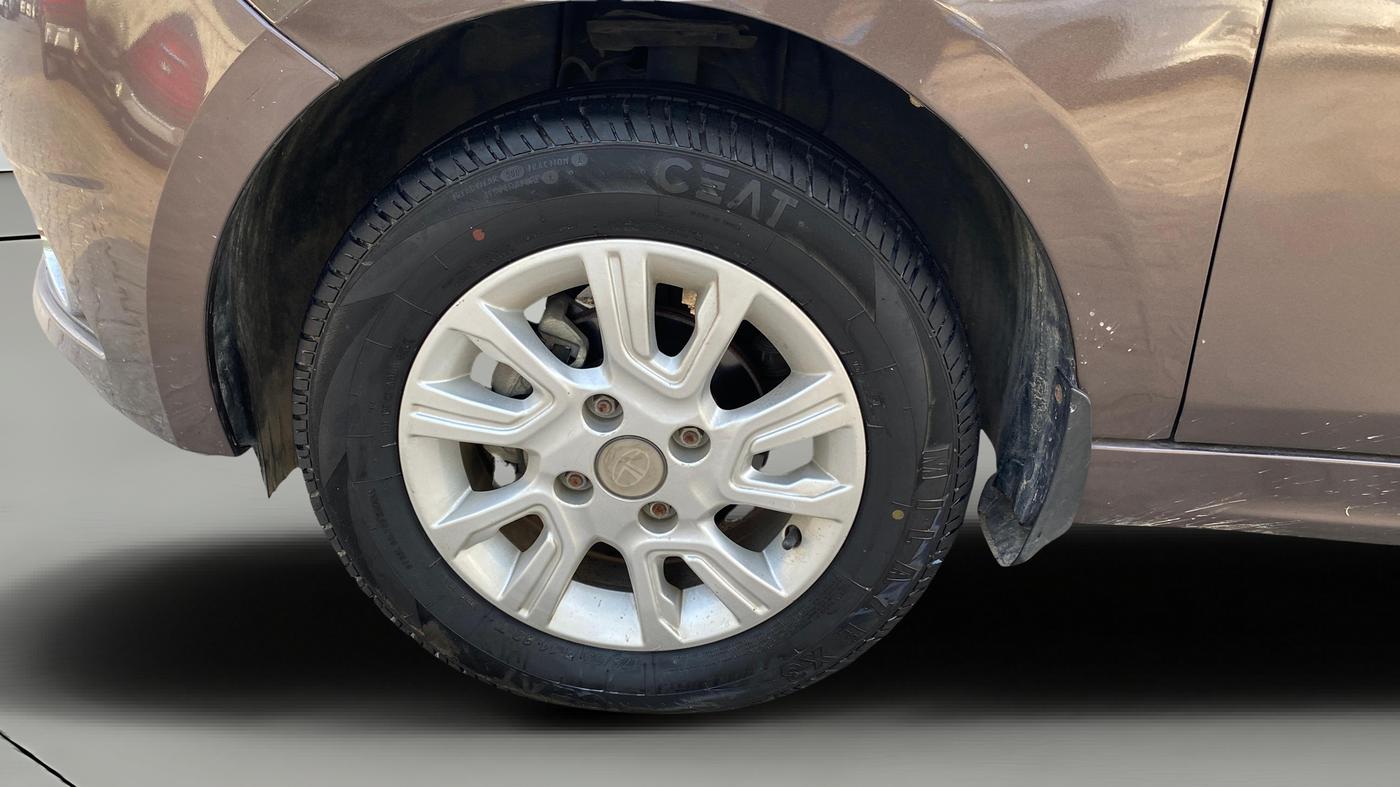 2018 Tata Tiago XZ PETROL, Petrol, Manual, 27,226 km, Left Front Wheel