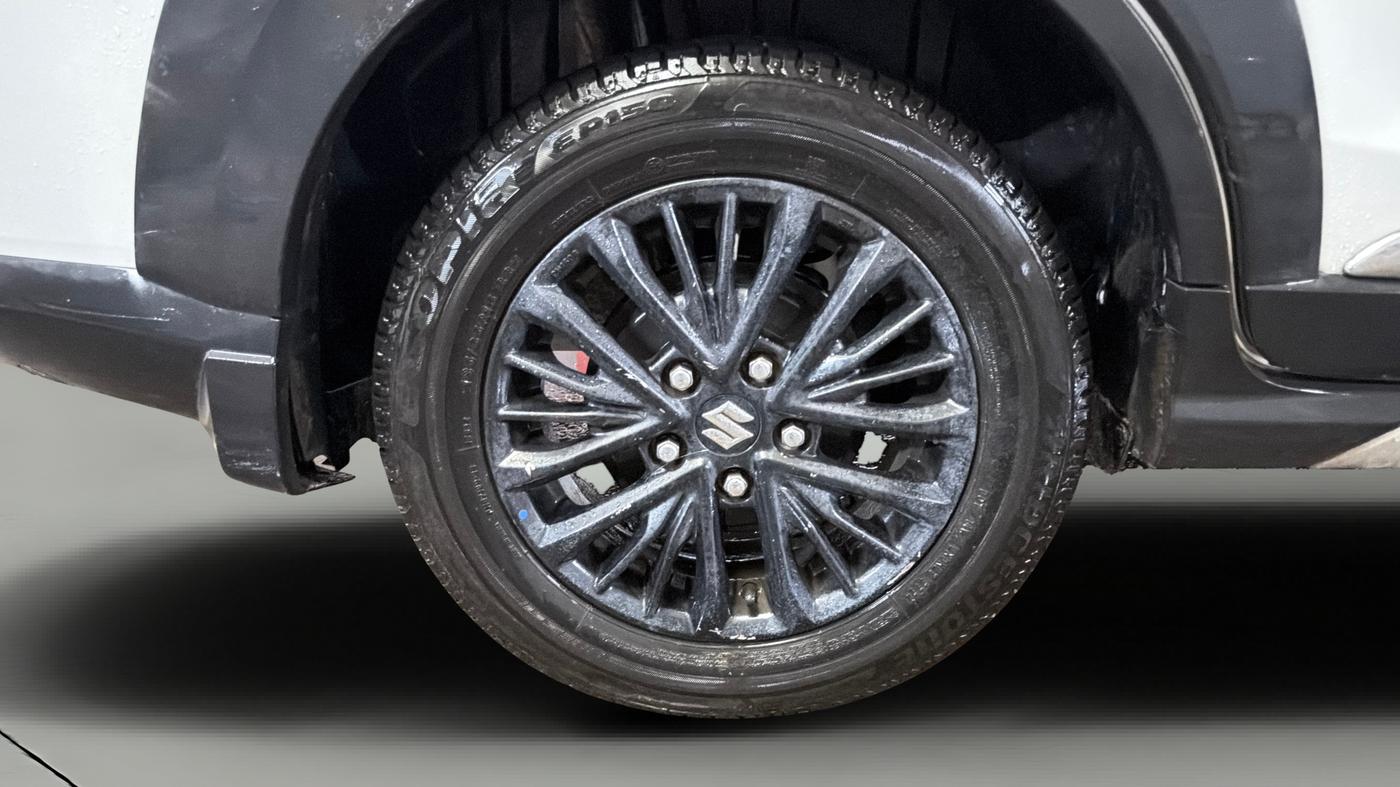 2019 Maruti XL6 ALPHA AT, Petrol, Automatic, 1,25,848 km, Right Rear Wheel