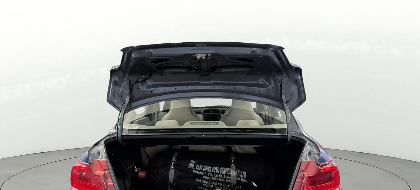 2017 Maruti Dzire LXI, CNG, Manual, 94,050 km, Boot Door Open