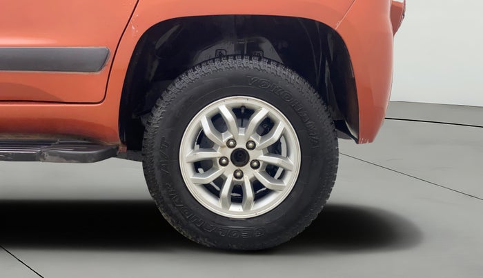 2017 Mahindra TUV300 T8 AMT, Diesel, Automatic, 1,02,809 km, Left Rear Wheel