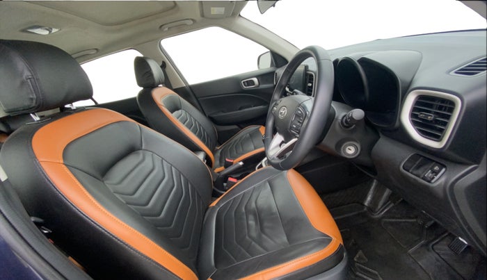 2021 Hyundai VENUE SX 1.5 CRDI, Diesel, Manual, 1,05,889 km, Right Side Front Door Cabin