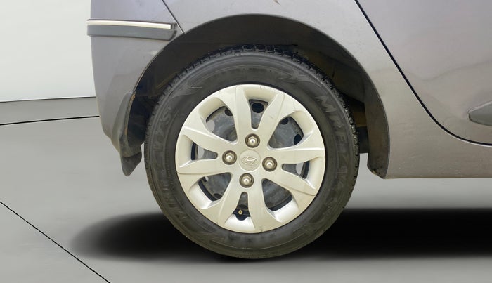 2016 Hyundai Eon MAGNA +, Petrol, Manual, 50,316 km, Right Rear Wheel