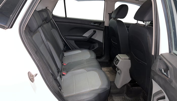 2023 Skoda KUSHAQ STYLE 1.0L TSI AT (6 AIRBAGS), Petrol, Automatic, 39,765 km, Right Side Rear Door Cabin