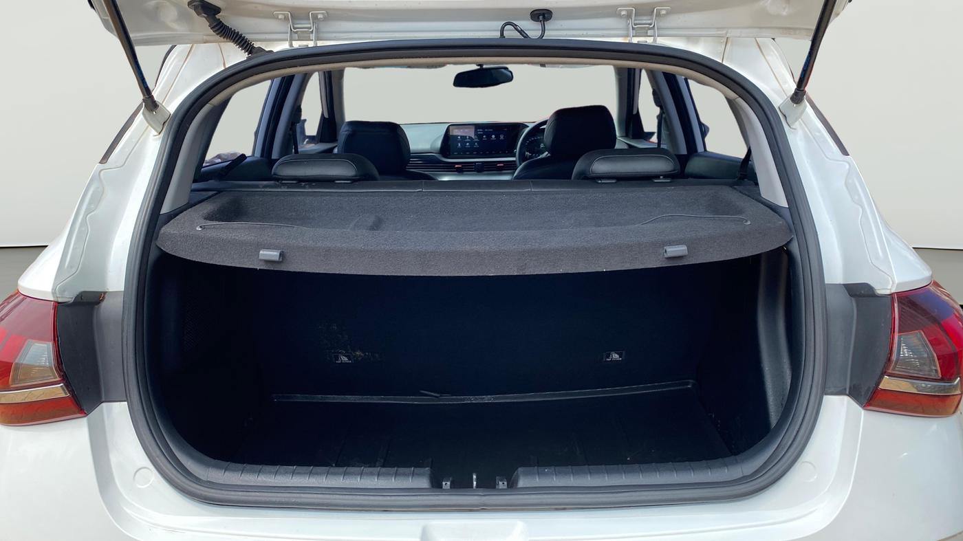 2021 Hyundai NEW I20 Asta (O) 1.0 Turbo DCT Dual Tone, Petrol, Automatic, 58,948 km, Boot Open Zoomed View