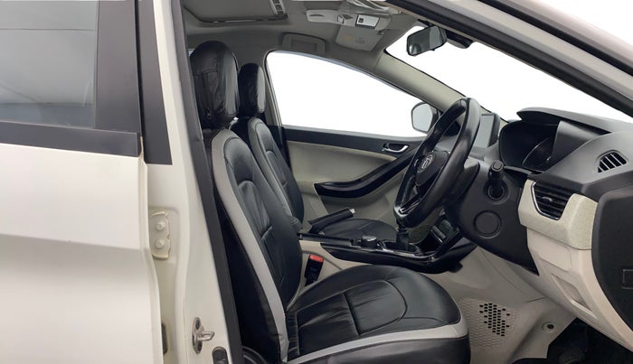 2022 Tata NEXON XZ PLUS (HS) PETROL, Petrol, Manual, 45,943 km, Right Side Front Door Cabin