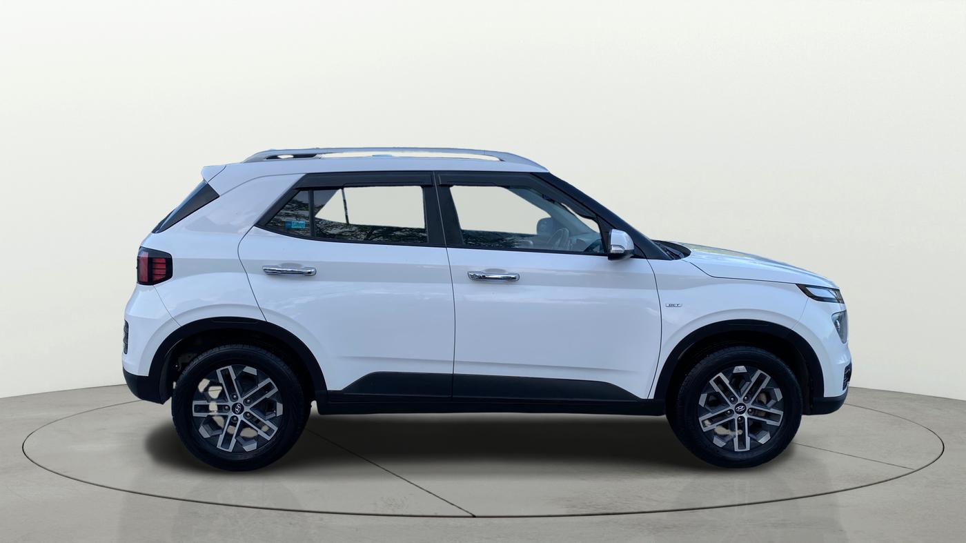 2024 Hyundai VENUE SX (O) 1.0 TURBO DCT, Petrol, Automatic, 80,263 km, Right Side View