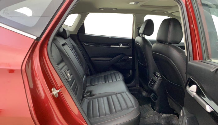 2020 KIA SELTOS GTX PLUS 1.4 PETROL DCT DUAL TONE, Petrol, Automatic, 1,25,137 km, Right Side Rear Door Cabin